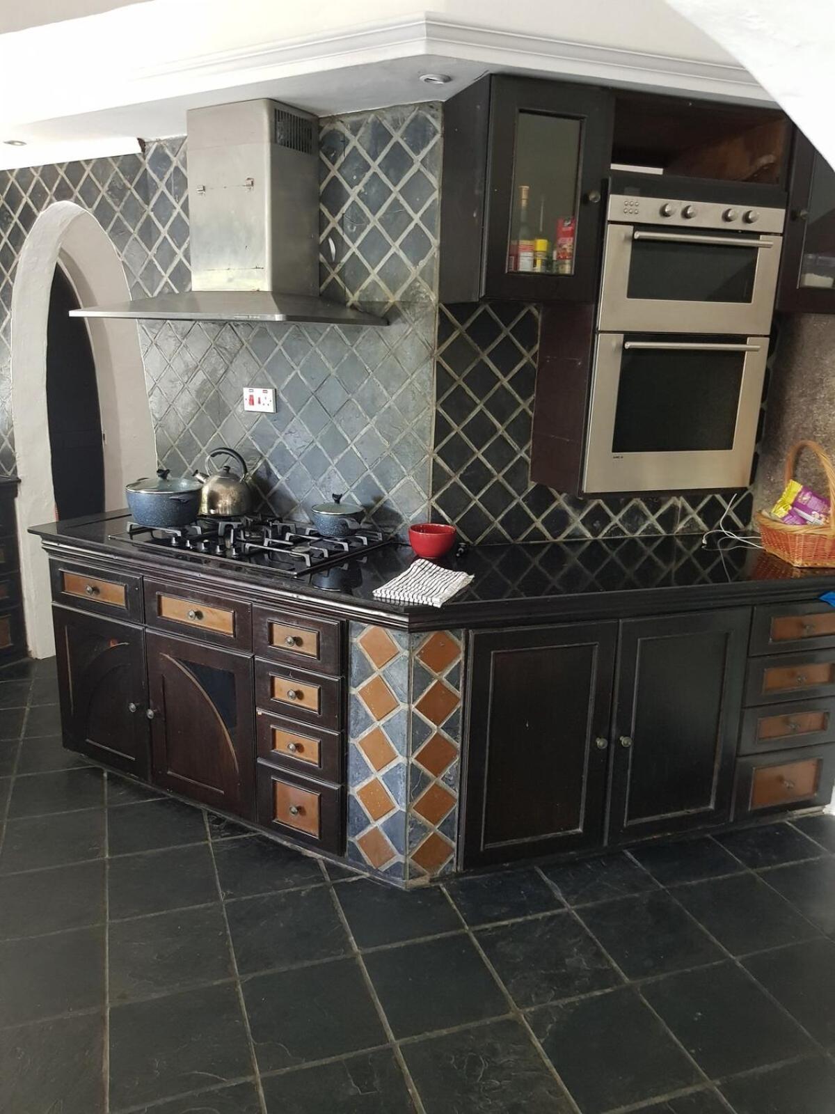 Brown Sugar Lodge Beau Vallon  Bagian luar foto